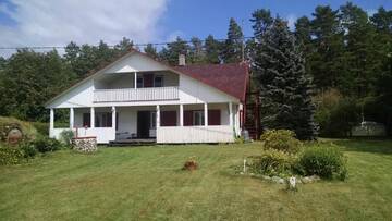 Фото номера Дом с 4 спальнями Загородные дома Treimani Summer House г. Treimani 55
