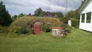 Фото номера Дом с 4 спальнями Загородные дома Treimani Summer House г. Treimani 4
